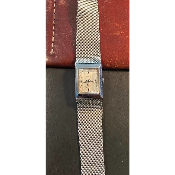 VTG Women's Silver Timex Electric C Cell, Mesh Band, For REPAIR - Picture 3 of 4